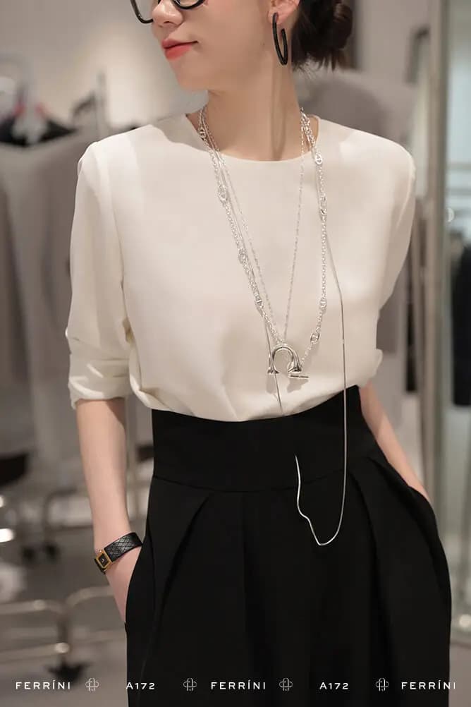 Áo lụa cổ tròn tay lỡ dáng suông