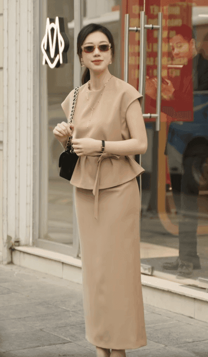 Chân váy dài dáng suông màu camel