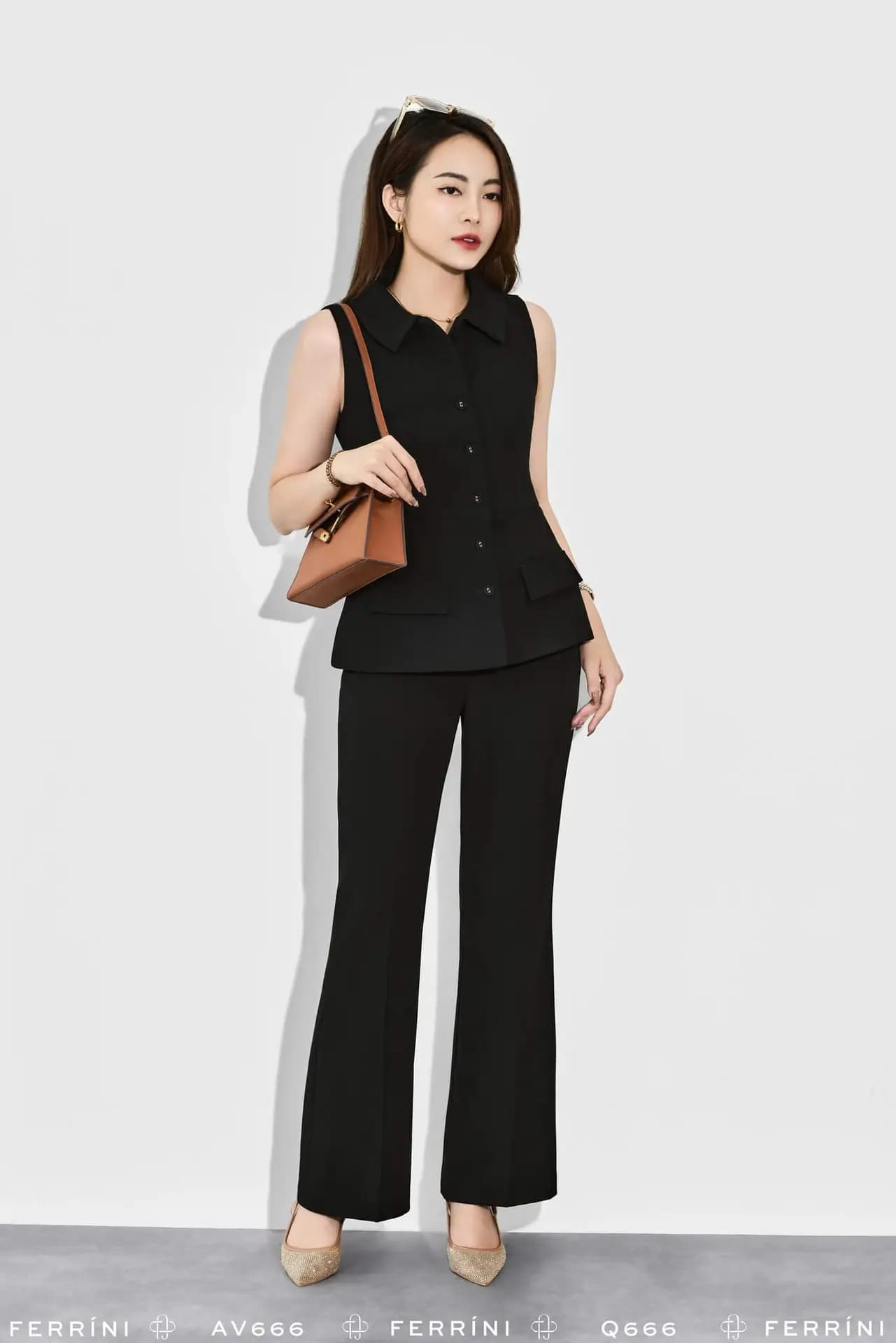 Set bộ áo không tay dáng peplum và quần ống loe